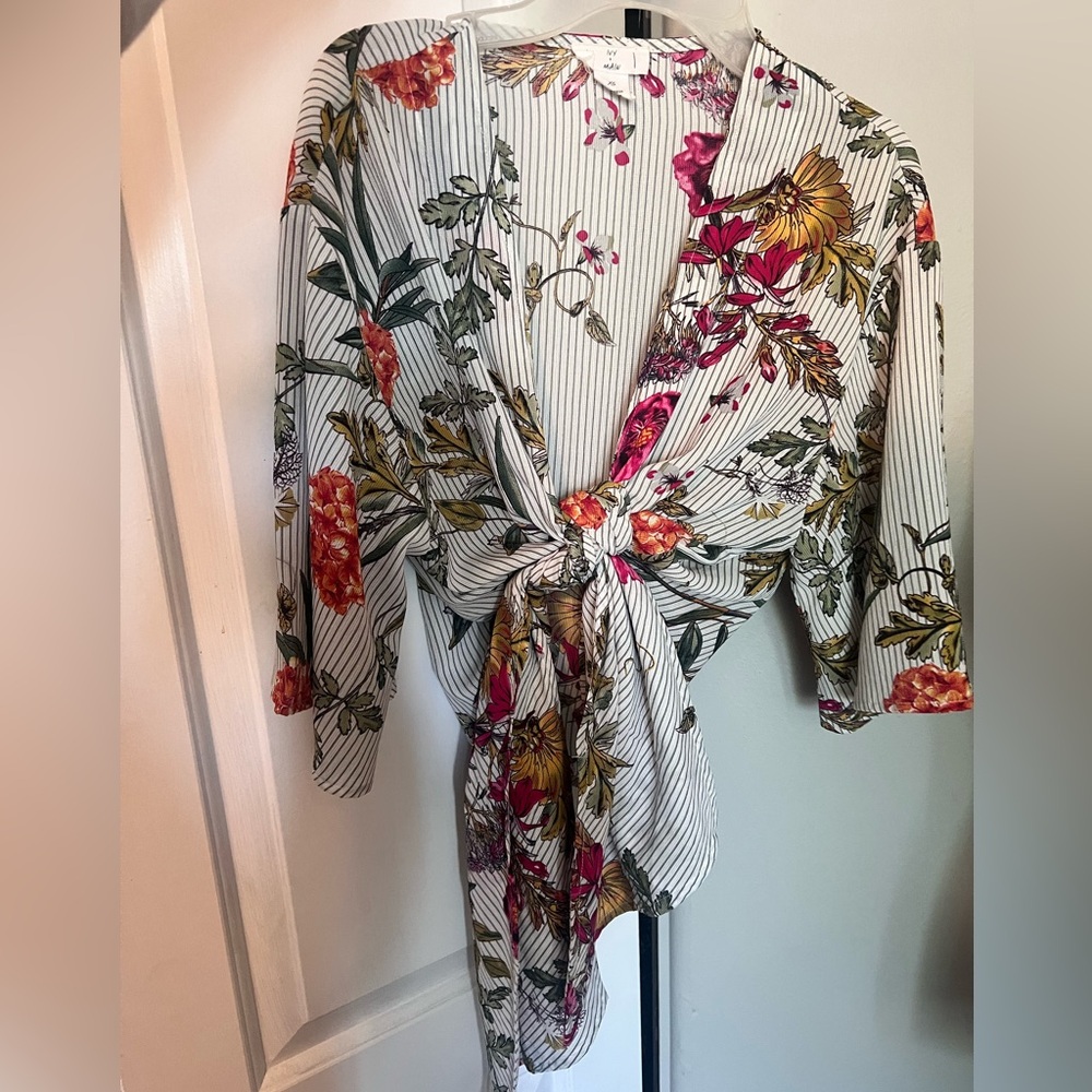 Tie front top